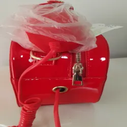 Sac Téléphone Rouge Vintage - L’Accessoire Rétro et Fun qui Appelle l’Originalité